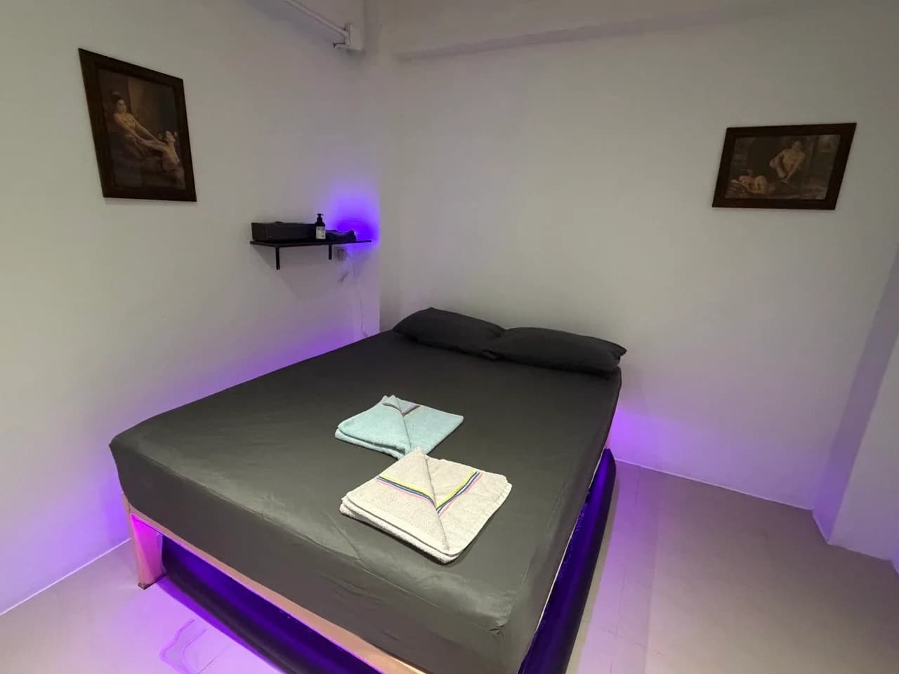 M&M Massage room photo